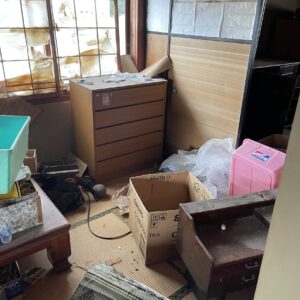 富山県富山市、遺品整理の作業前お部屋の写真