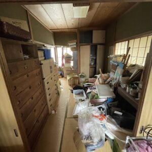 富山県射水市　戸建て内遺品整理のご依頼、２階の作業前写真